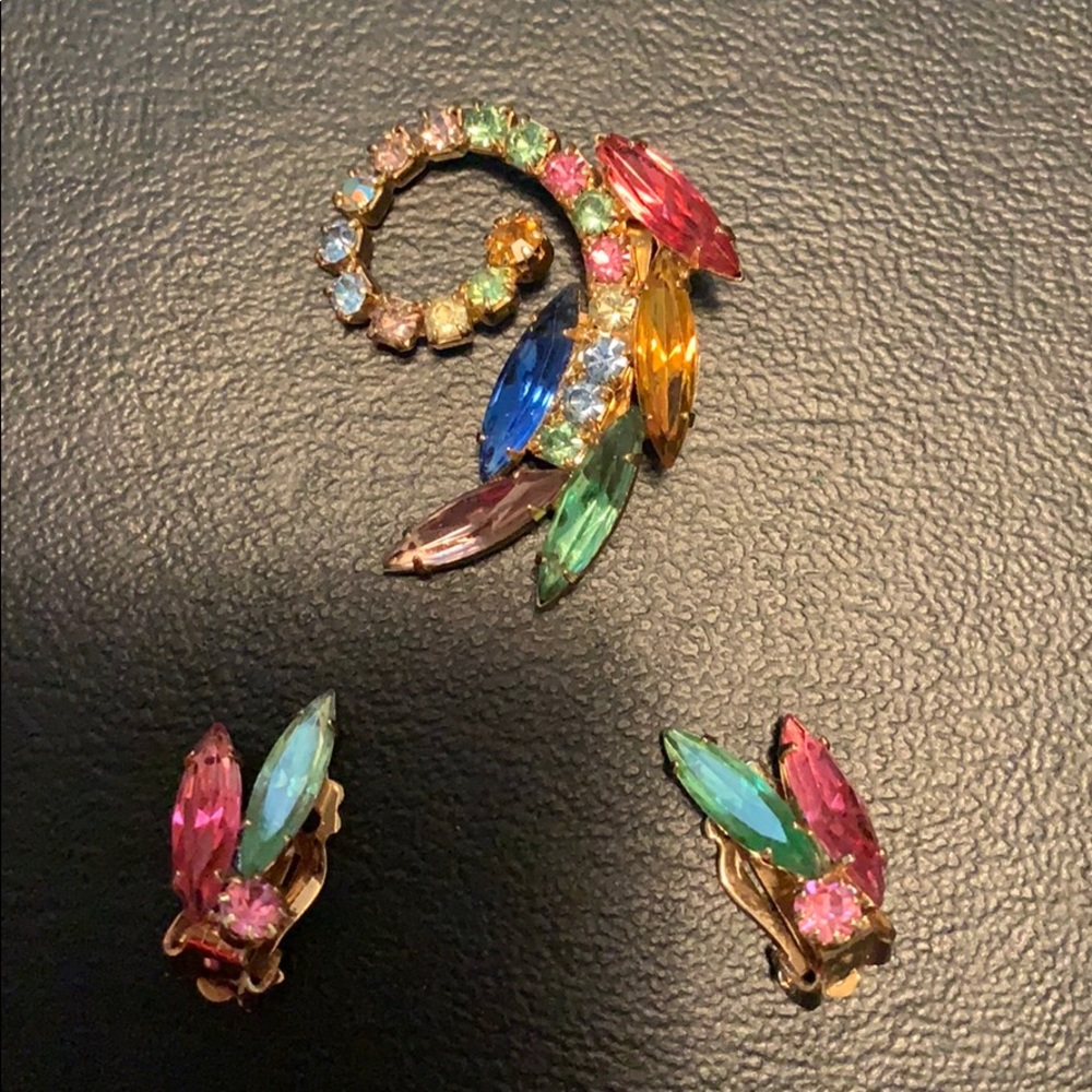 1940s vintage pin and clip earrings
